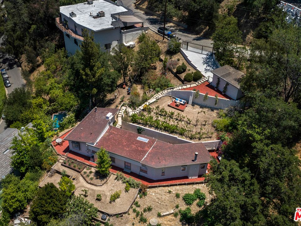 1st image of 4025 Oakfield Dr