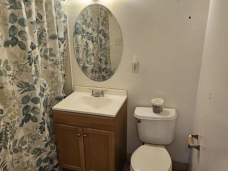 402 W Green St — Photo 5