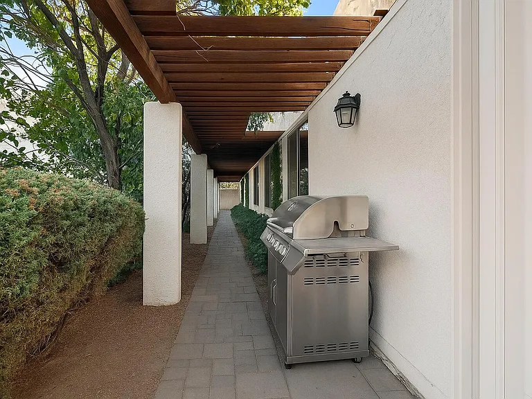 9735 Village Green Dr NE — Photo 34