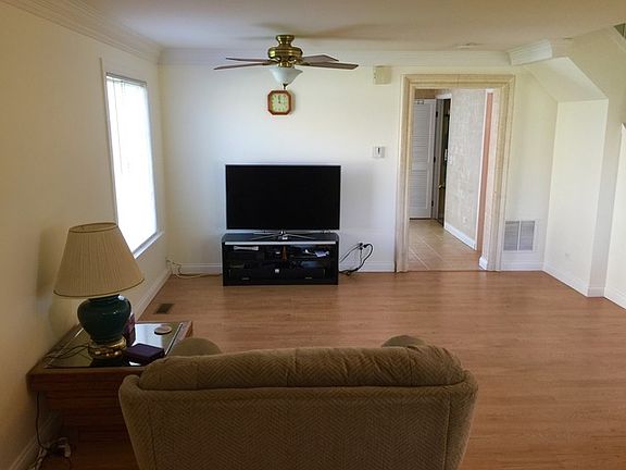 3rd image of 3040 Dorothy Dr
