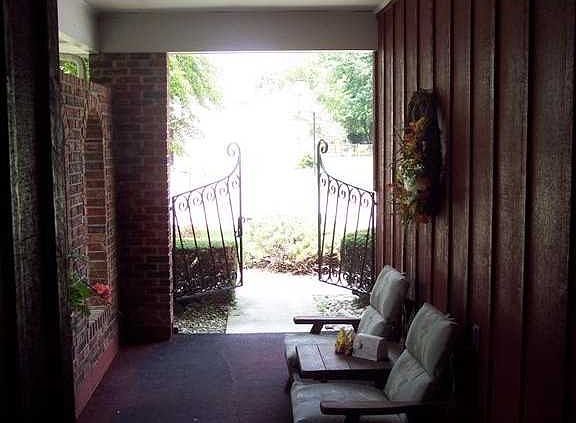 4th image of 2107 W Village Dr