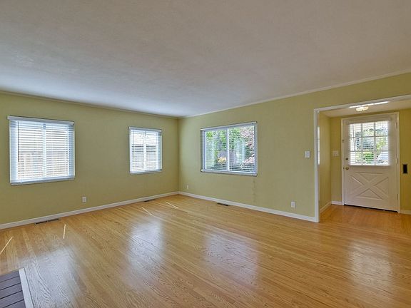 3rd image of 2295 Cornell St