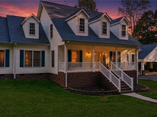 151 Robertson Dr, Taylorsville, NC 28681