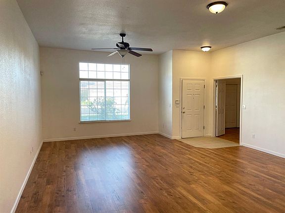 4th image of 9183 Bridalveil Cir