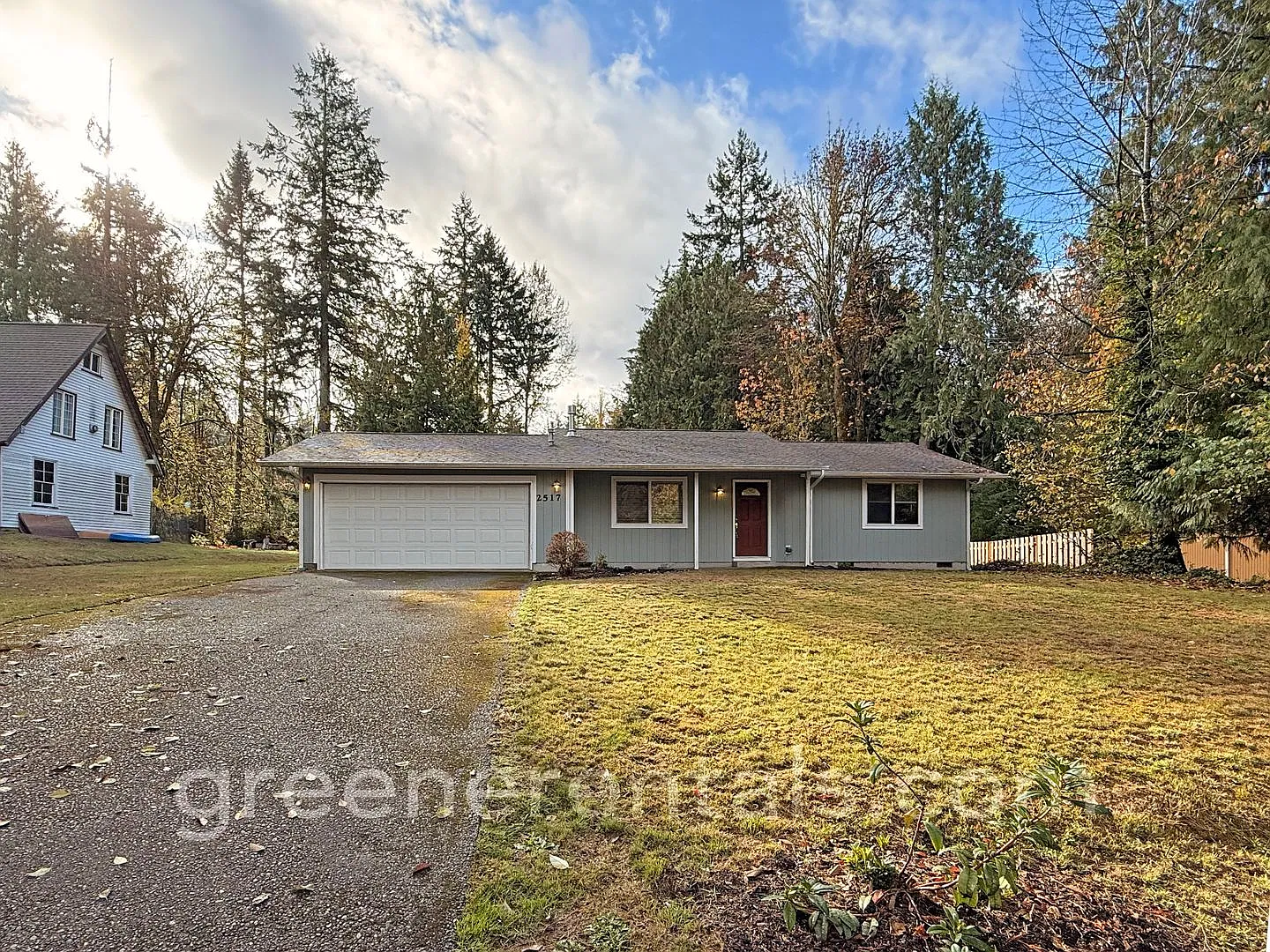 Charming 2BR/1BA West Olympia Rambler on Spacious Lot — Photo 2