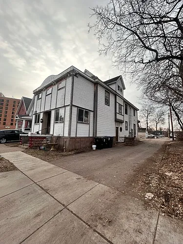 317 Earl St Photo 1