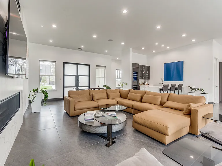 5618 Goodwin Ave — Photo 5