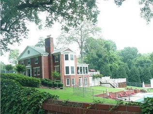 511 Riverview Dr, Florence, AL 35630