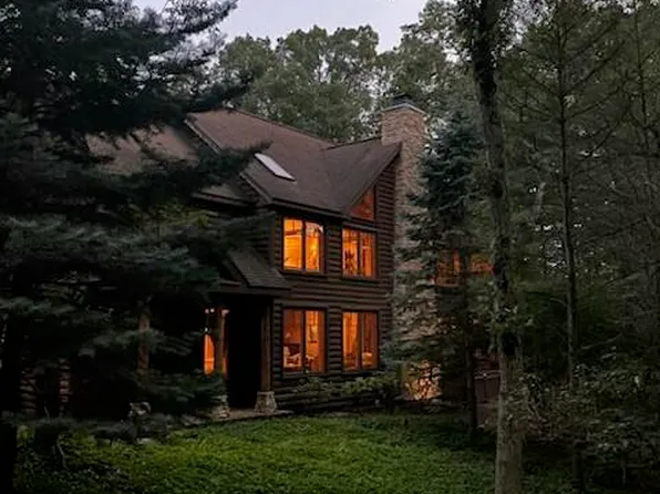 3961 Hillside Trl, New Buffalo, MI 49117