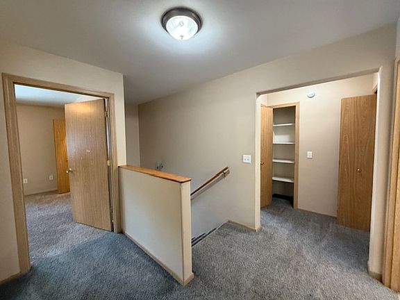 5th image of 1665 Old Pioneer Way