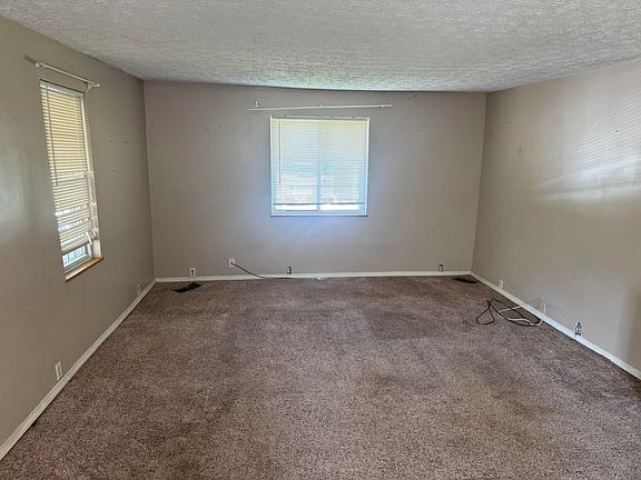 5th image of 1424 Harvey Rd