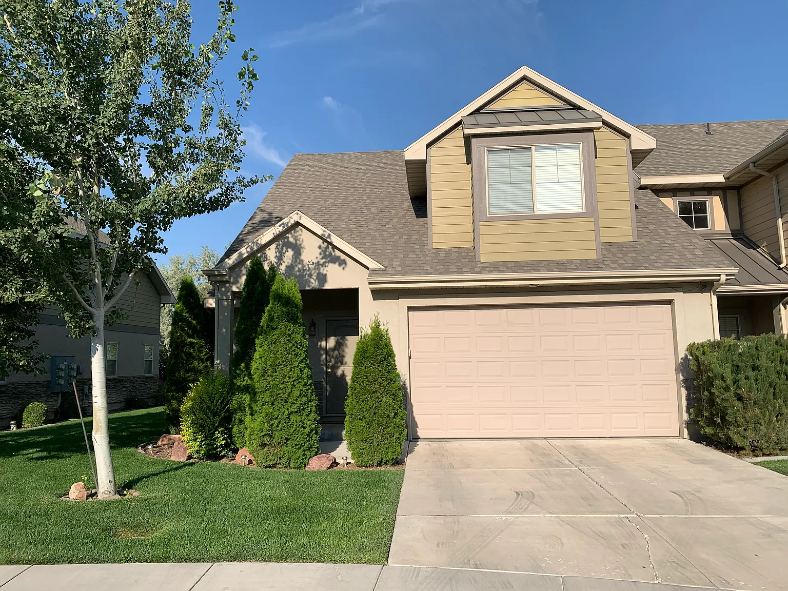 3 bed, 2.5 bath, 1724 sqft, $1,850 — Photo 1