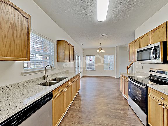 4th image of 8029 Maggie Ct