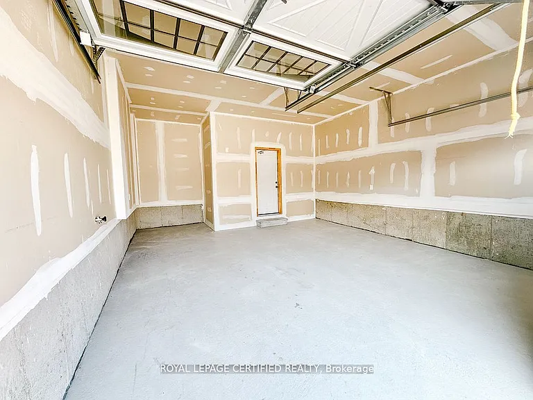 10 Baycroft Blvd — Photo 23