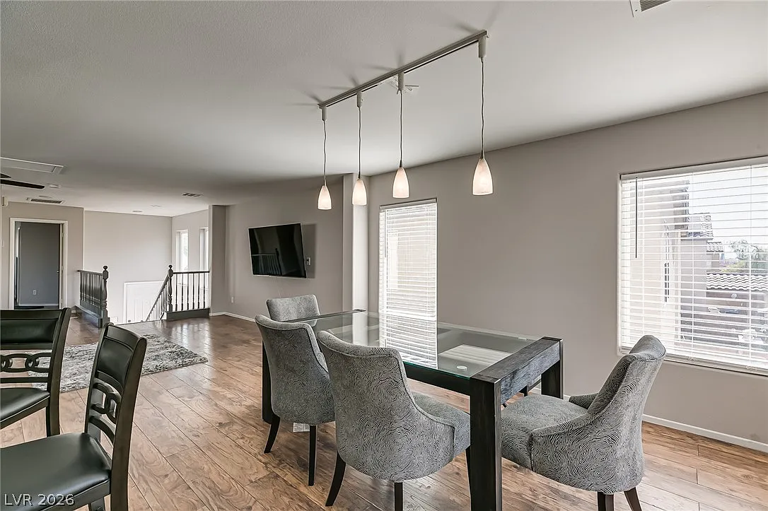 4 bed, 2.5 bath, 2381 sqft, $2,699 — Photo 4