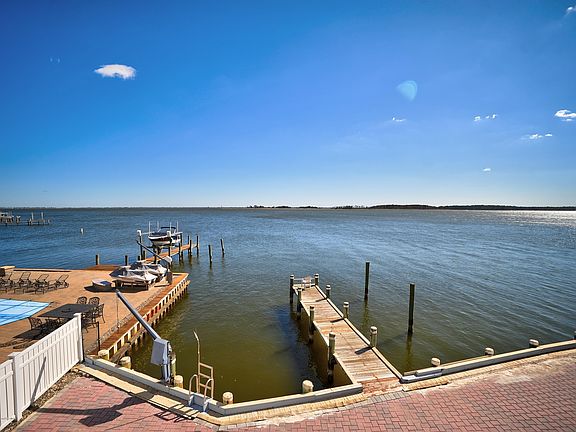 5th image of 7 Bay Breeze Dr