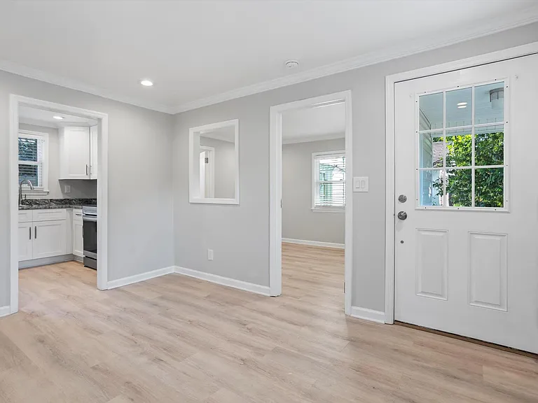 531 1/2 Pershing Dr — Photo 7