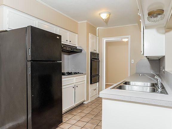 4th image of 758 Princeton Ln
