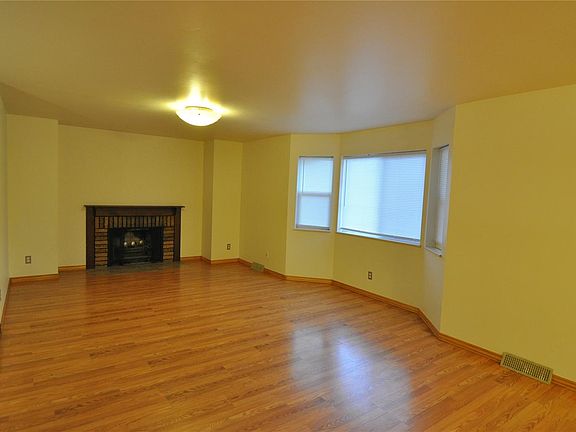 4th image of 2307 Mountair Ln