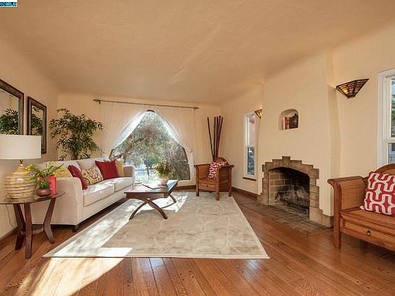2nd image of 5727 Sacramento Ave