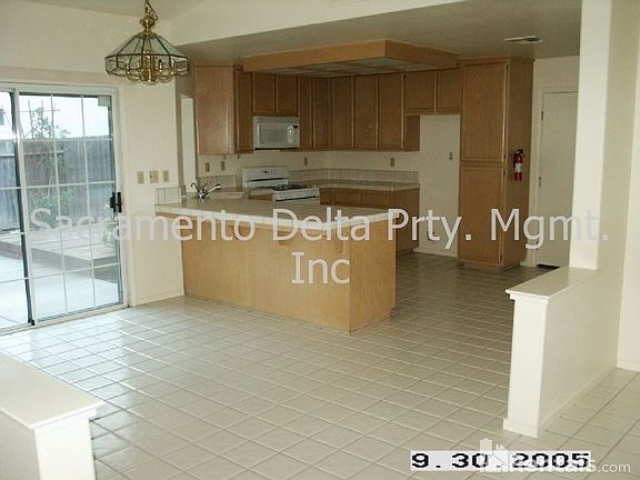 4th image of 6516 Laguna Park Dr