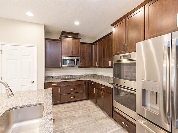 5th image of 19375 Hawk Valley Dr