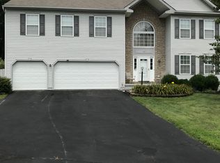 114 Deer Path Ct, Pataskala, OH 43062
