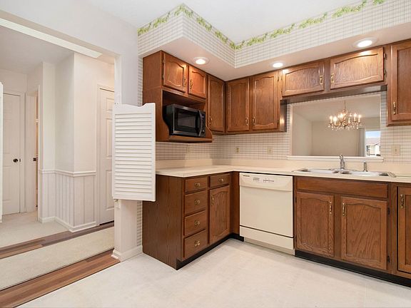 3rd image of 5910 Aberdeen Dr