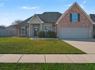 329 Camelback Dr, Bossier City, LA 71111