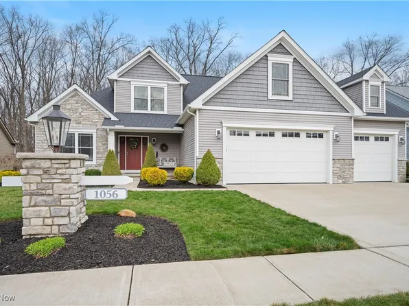 1056 Flint Dr, Vermilion, OH 44089