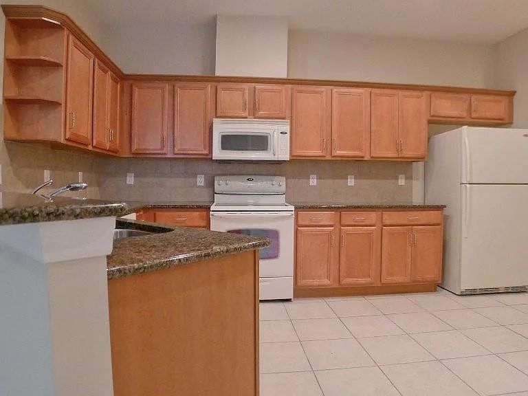 3315 Chapel Creek Cir — Photo 6