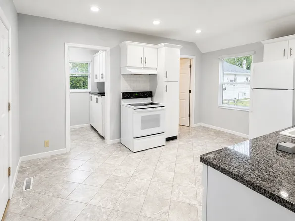 2092 Garfield Ave, Dubuque, IA 52001