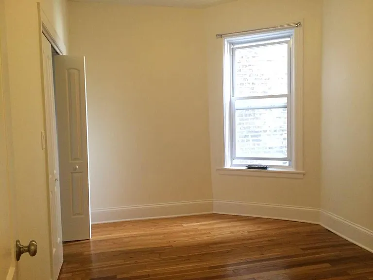 1032 W George St #1 — Photo 5