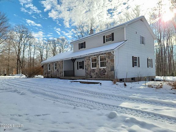 3rd image of 104 King Arthurs Ct