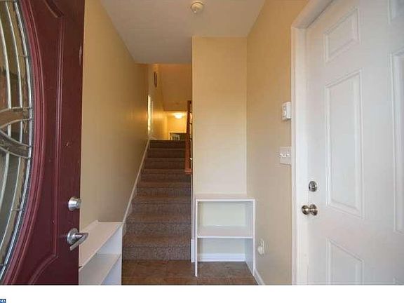2nd image of 861 Roberts Ave