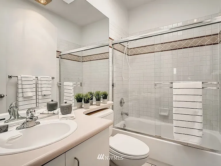 1504 Aurora Ave N #503 — Photo 20