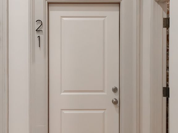 4th image of 747 S 5th St APT 21
