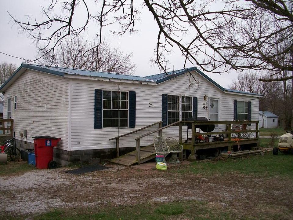 2nd image of 302 S Front St