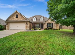 3704 W Providence Dr, Fayetteville, AR 72704