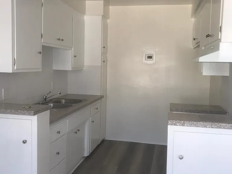 327 S Alexandria Ave #21B — Photo 8