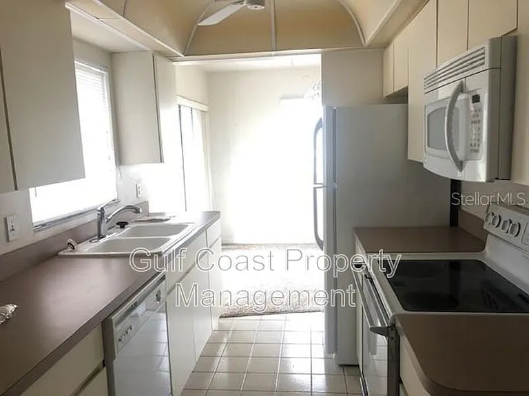 2125 Pueblo Cir #V-7 — Photo 13
