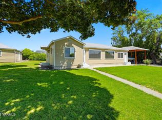 4711 Hillcrest Dr, Yakima, WA 98901