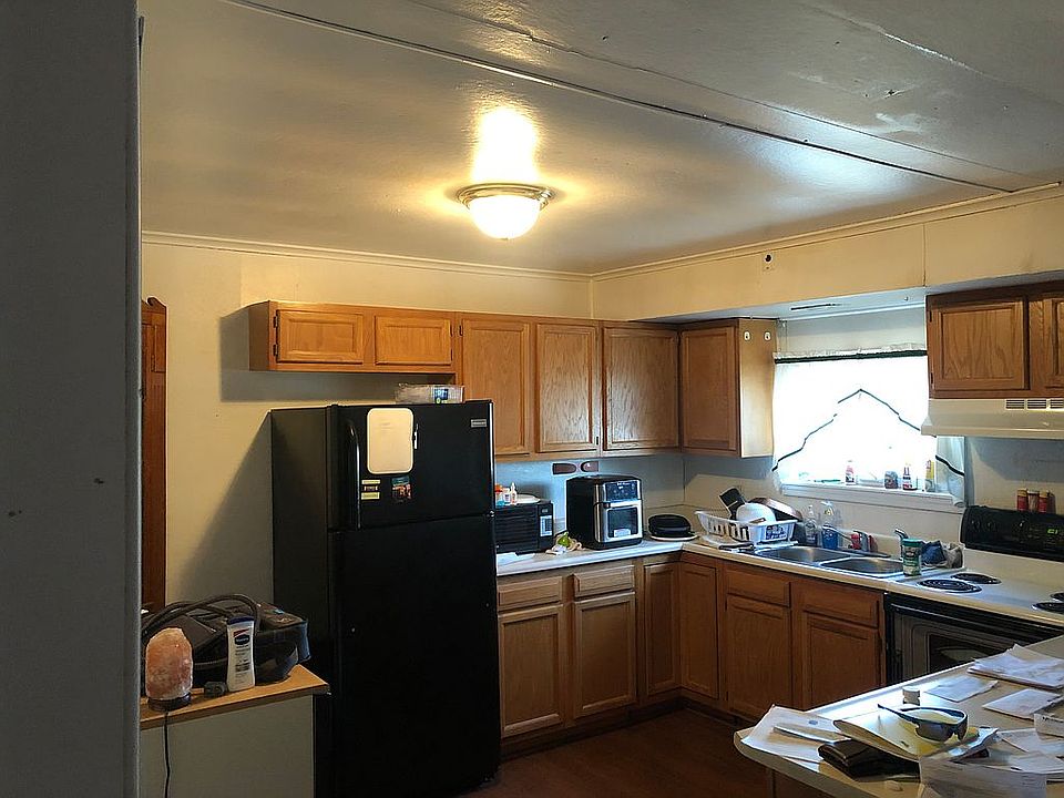 2nd image of 714 E Division St