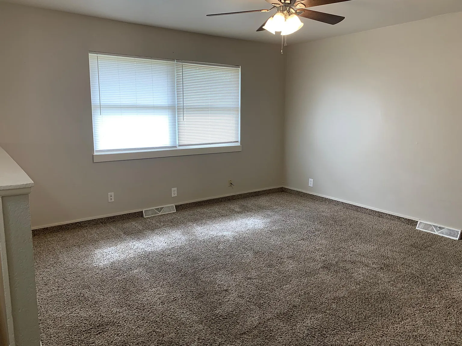 3 bed, 1.5 bath, 1200 sqft, $1,150 — Photo 4