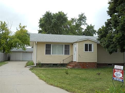 5th image of 404 W Oak St