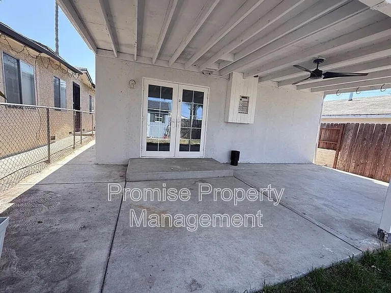 1209 Langford St — Photo 22