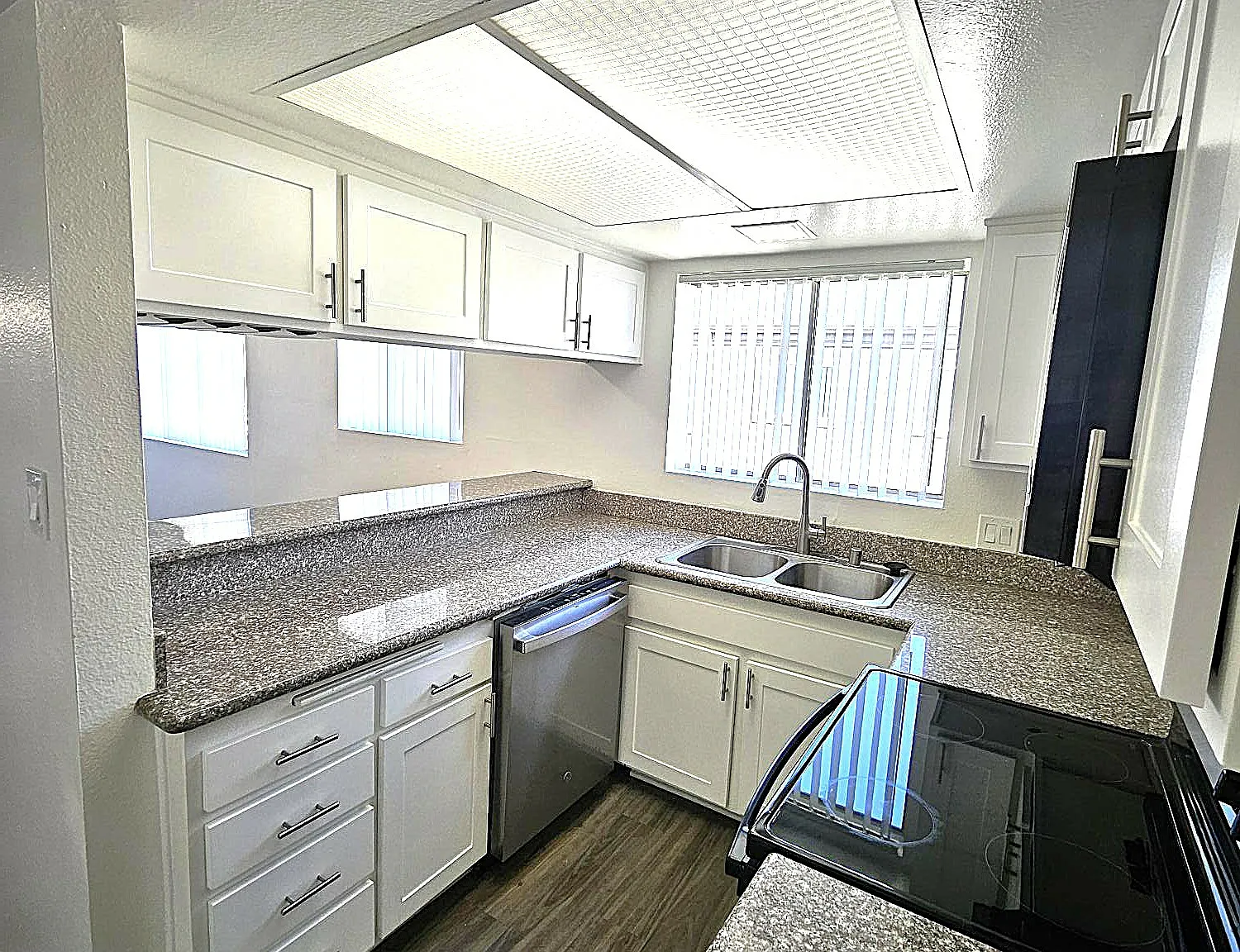 Old Mill Apartments — Photo 2