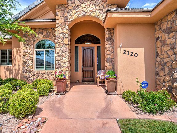 2nd image of 2120 N Lone Rock Dr