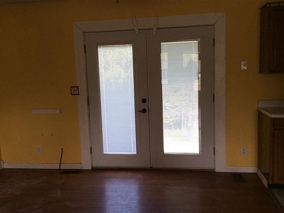 3rd image of 7 Hickory Dr