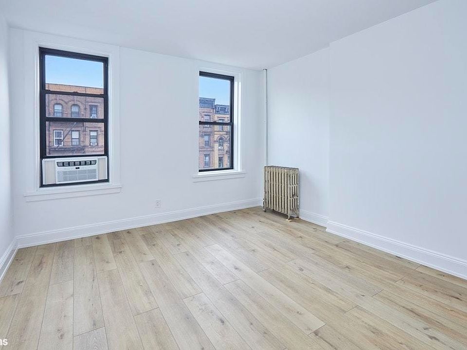 1st image of 490 Amsterdam Ave #4S